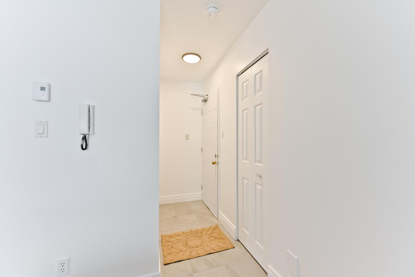 Hall d'entrée/Vestibule - 101-3410 Rue Des Chênes, Sherbrooke (Les Nations), QC - Indoor Photo Showing Other Room