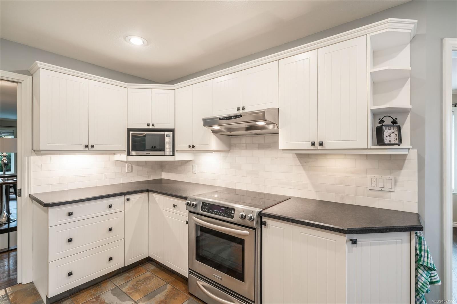 1112 Aery View Way, Parksville, BC