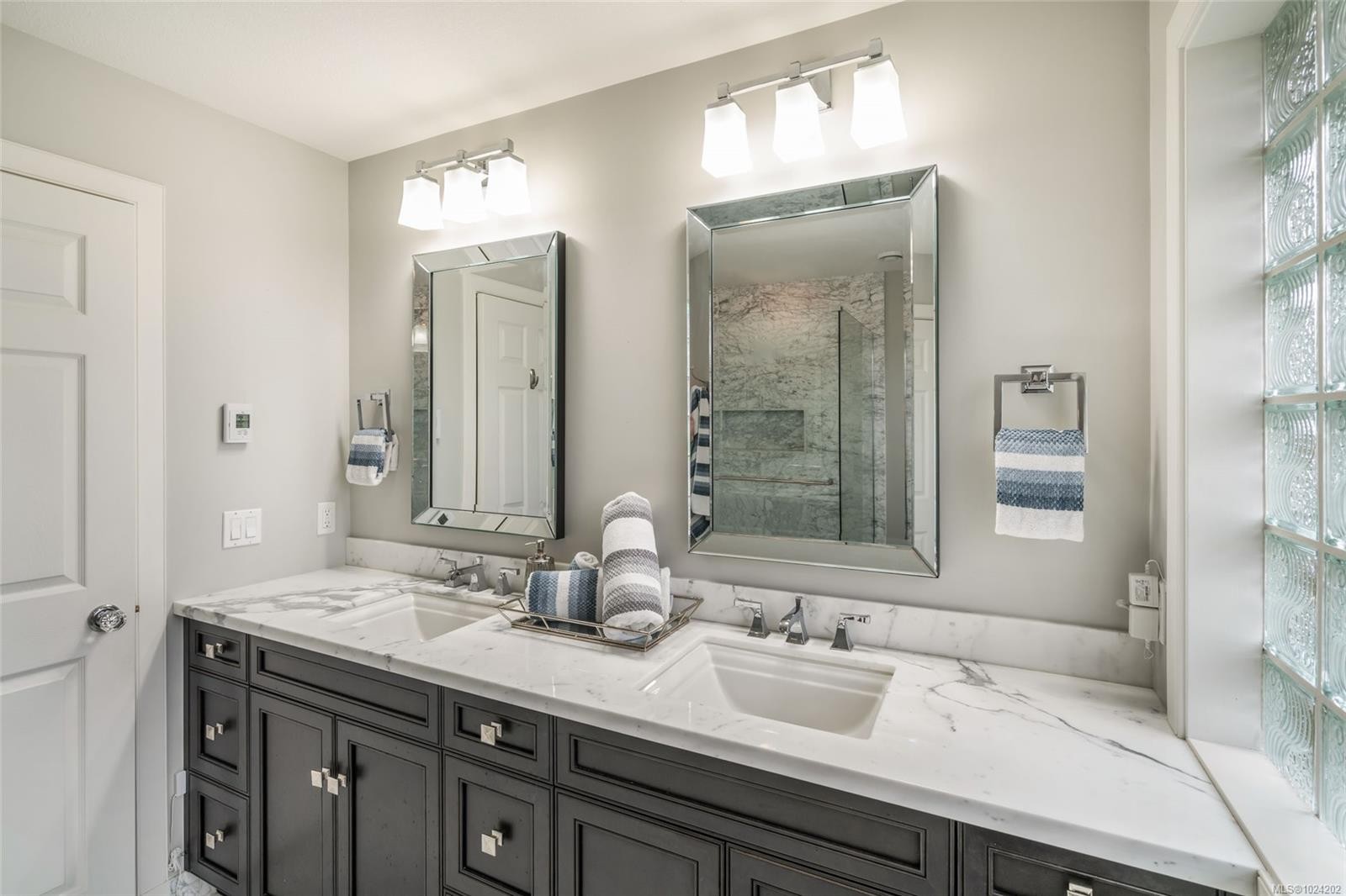 1112 Aery View Way, Parksville, BC