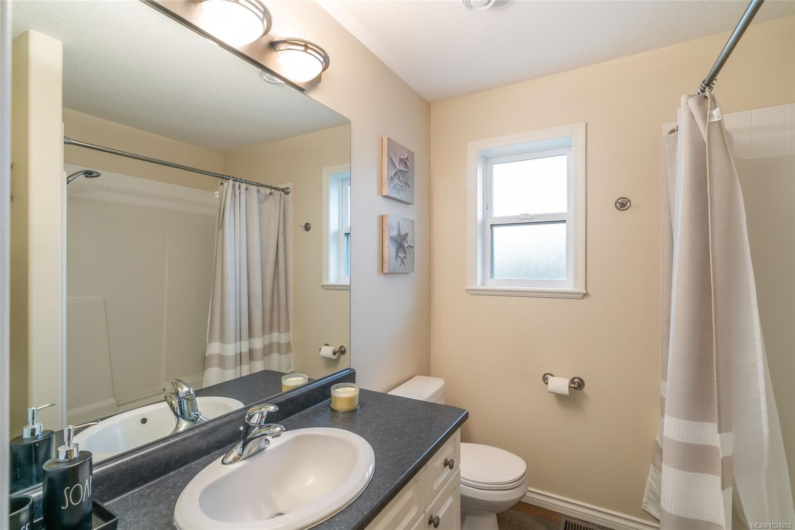 1112 Aery View Way, Parksville, BC