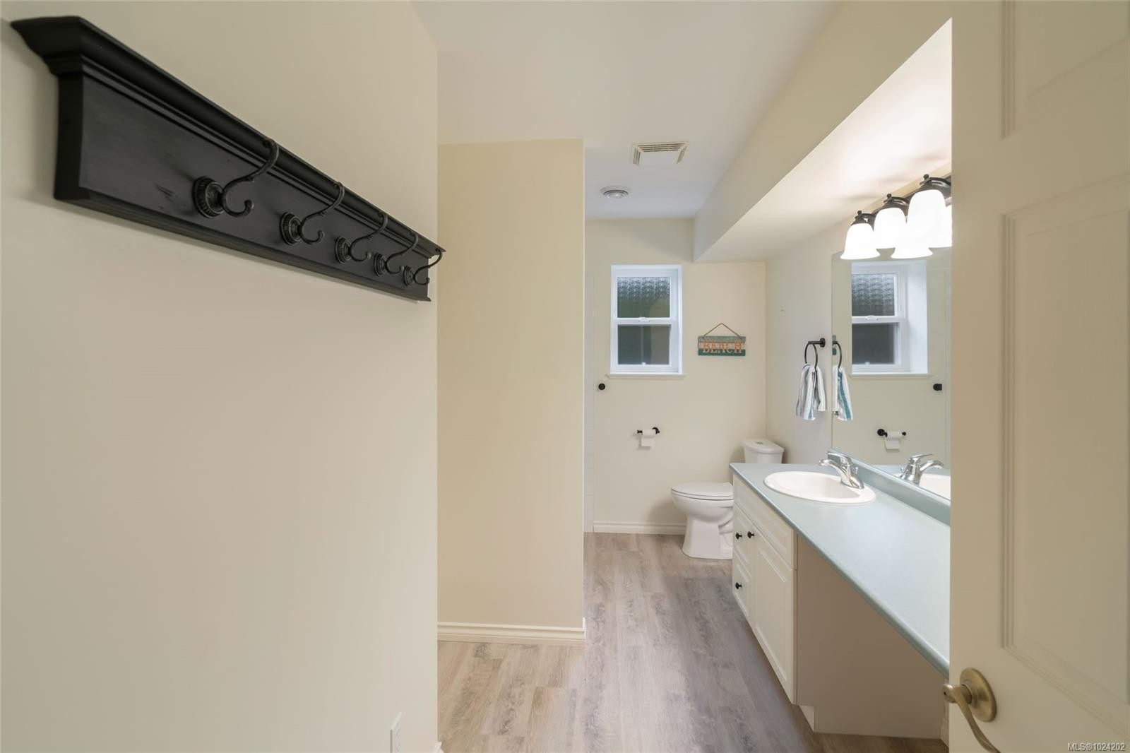 1112 Aery View Way, Parksville, BC