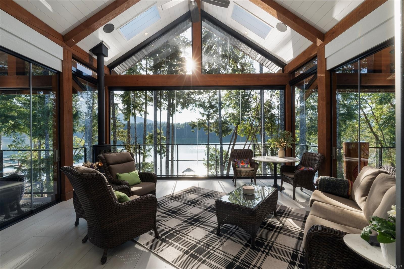 7342 Lakefront Pl, Lake Cowichan, BC