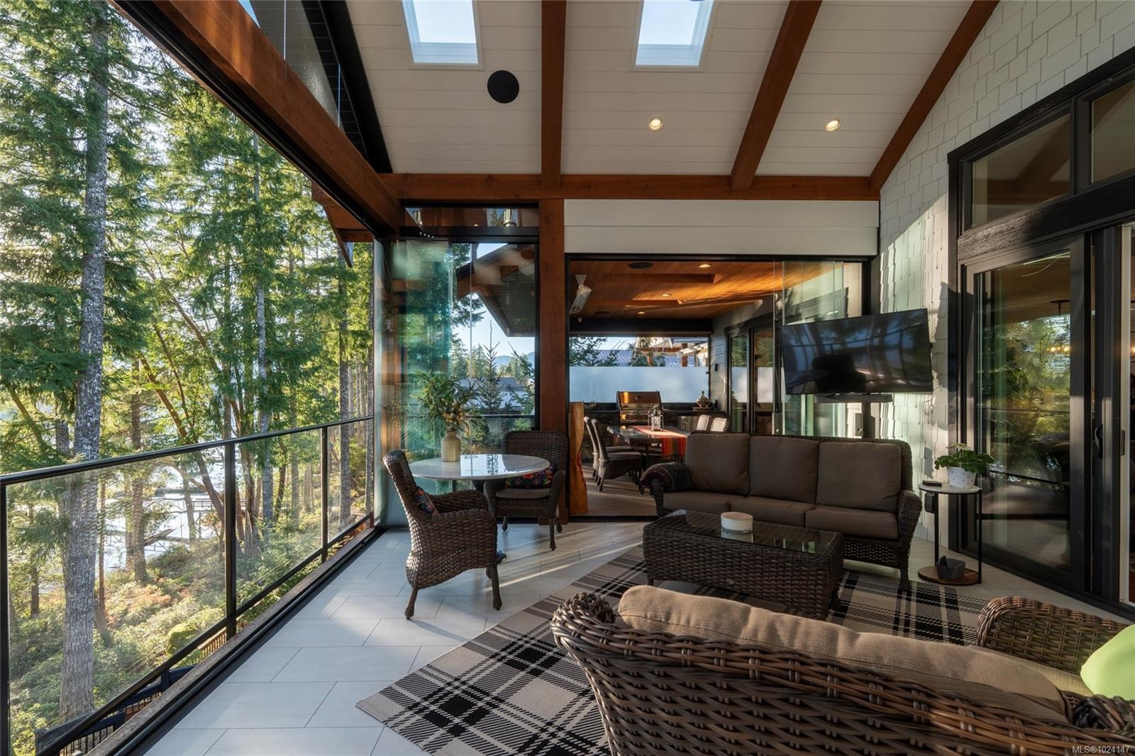 7342 Lakefront Pl, Lake Cowichan, BC