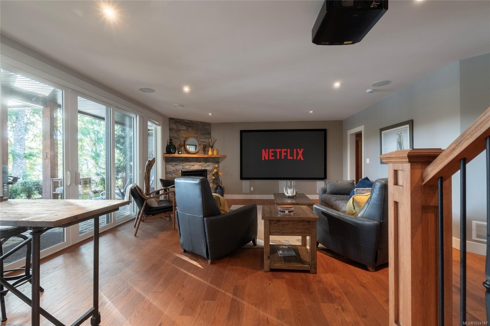 7342 Lakefront Pl, Lake Cowichan, BC