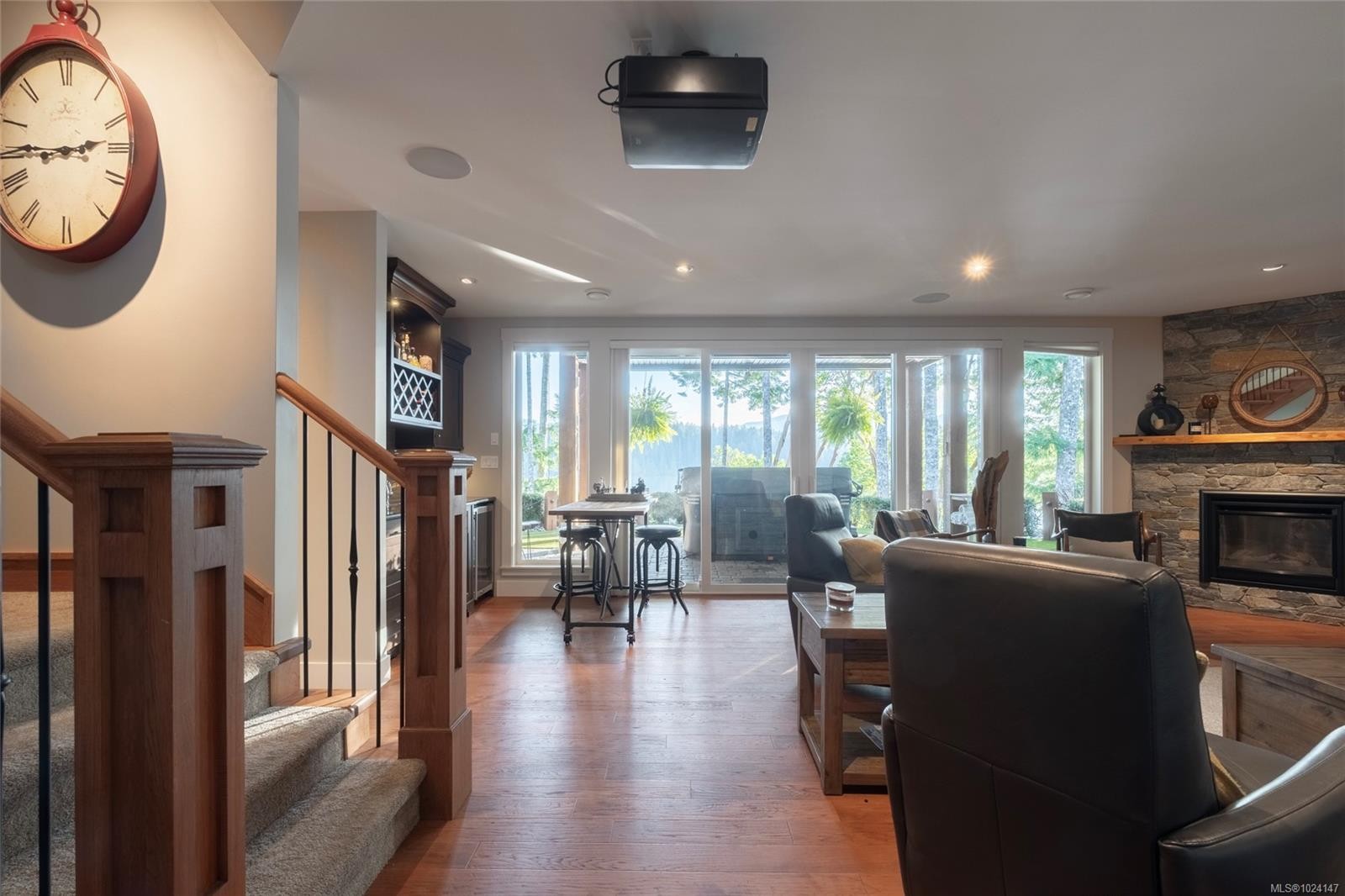 7342 Lakefront Pl, Lake Cowichan, BC