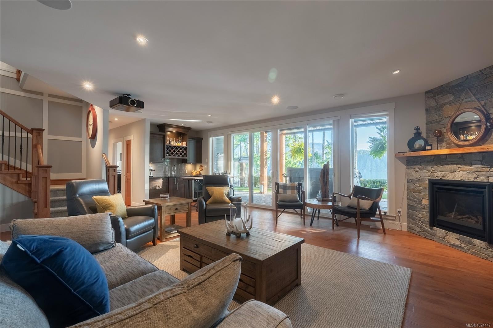 7342 Lakefront Pl, Lake Cowichan, BC