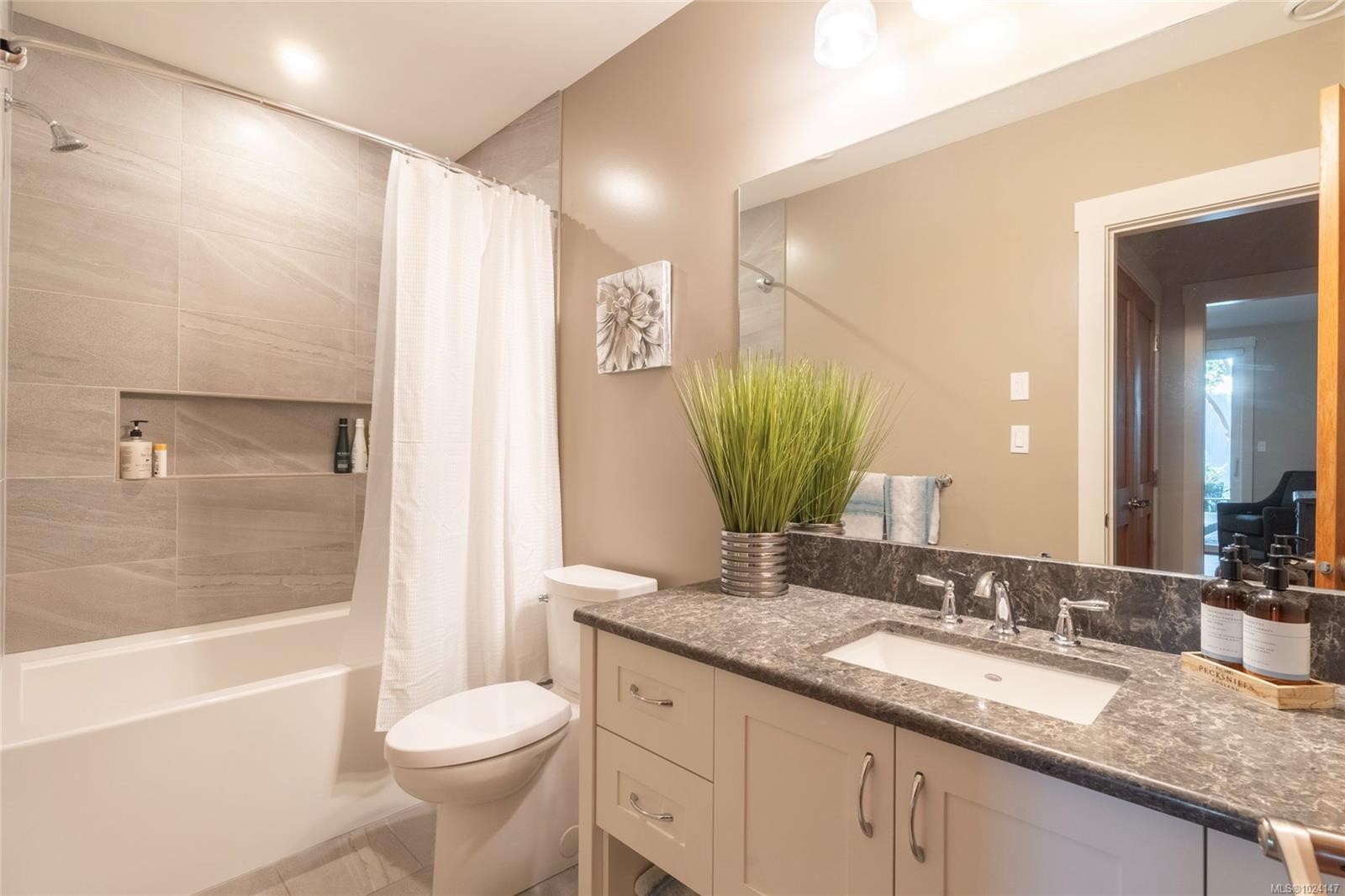 7342 Lakefront Pl, Lake Cowichan, BC