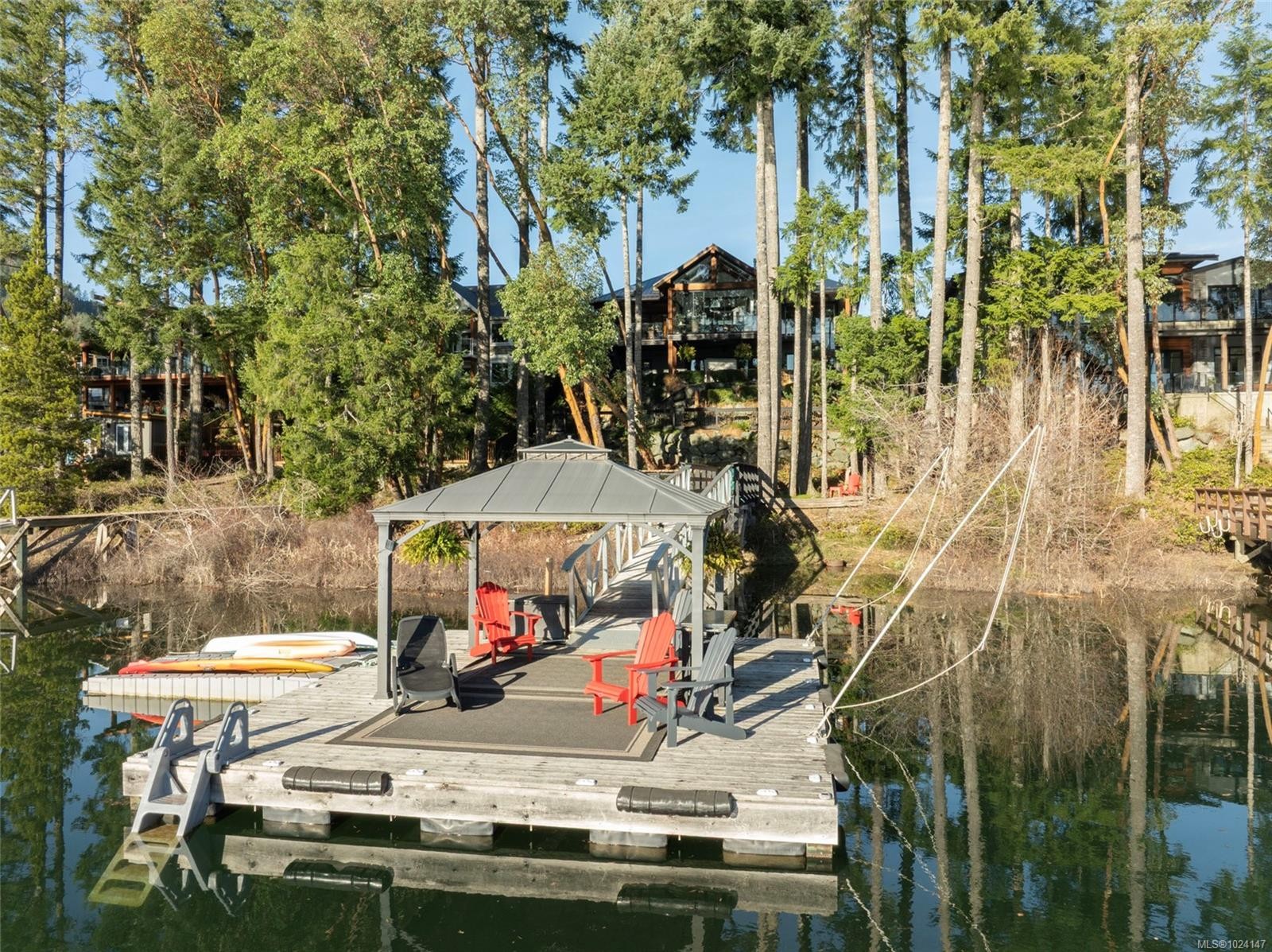 7342 Lakefront Pl, Lake Cowichan, BC