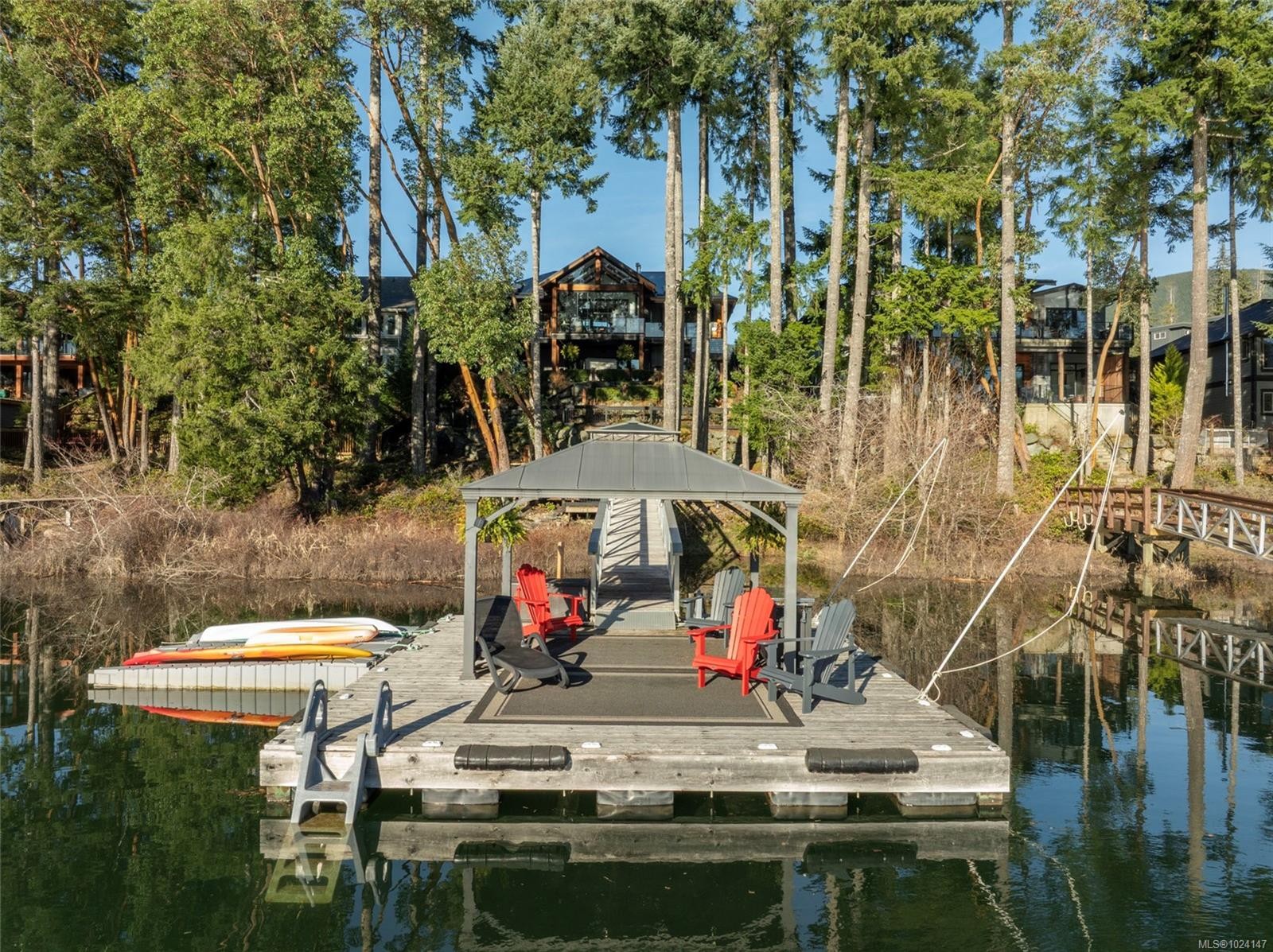 7342 Lakefront Pl, Lake Cowichan, BC