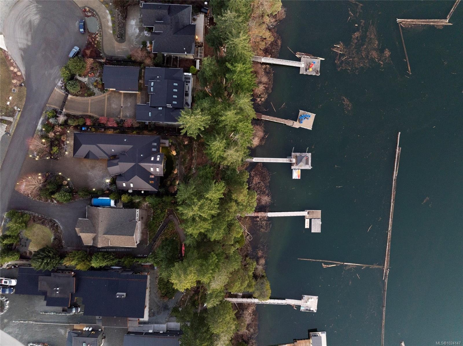 7342 Lakefront Pl, Lake Cowichan, BC