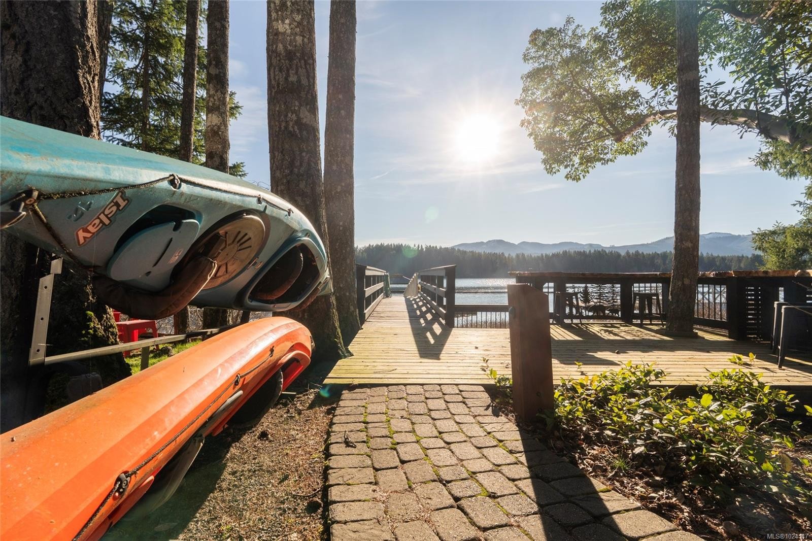 7342 Lakefront Pl, Lake Cowichan, BC