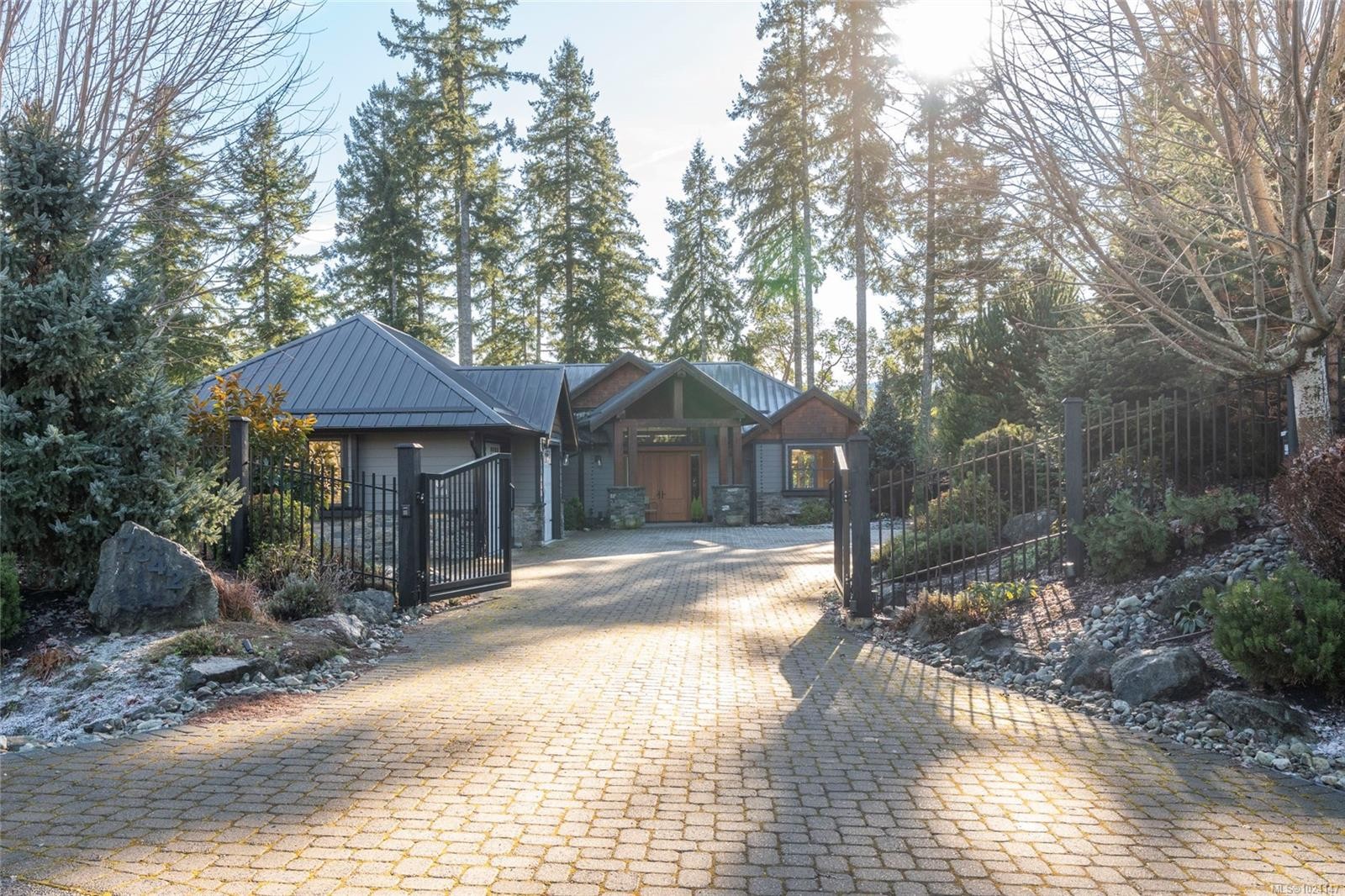 7342 Lakefront Pl, Lake Cowichan, BC