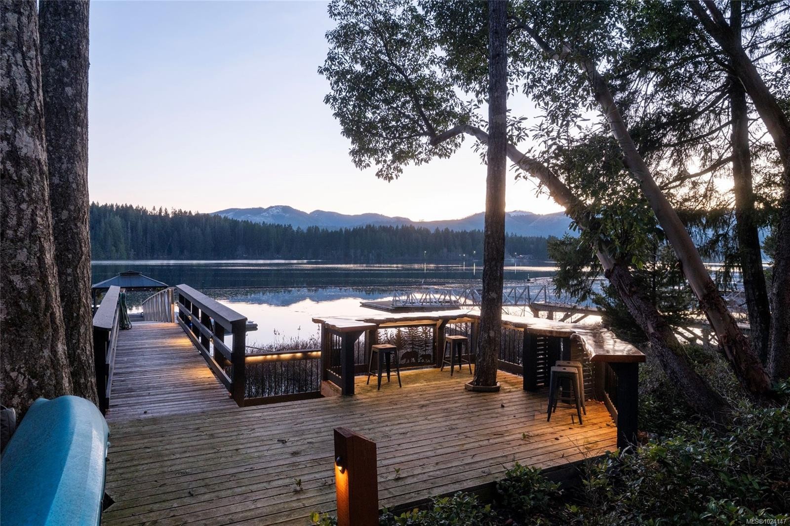7342 Lakefront Pl, Lake Cowichan, BC