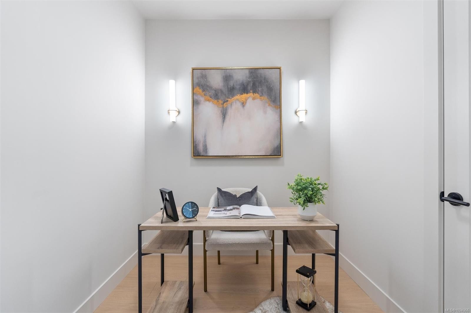 2-588 Whiteside St, Saanich, BC