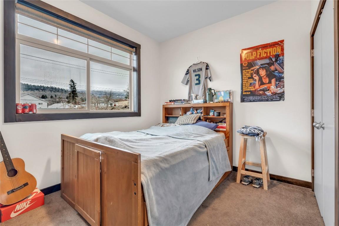 102-653 Papineau Street, Penticton, BC - Indoor Photo Showing Bedroom