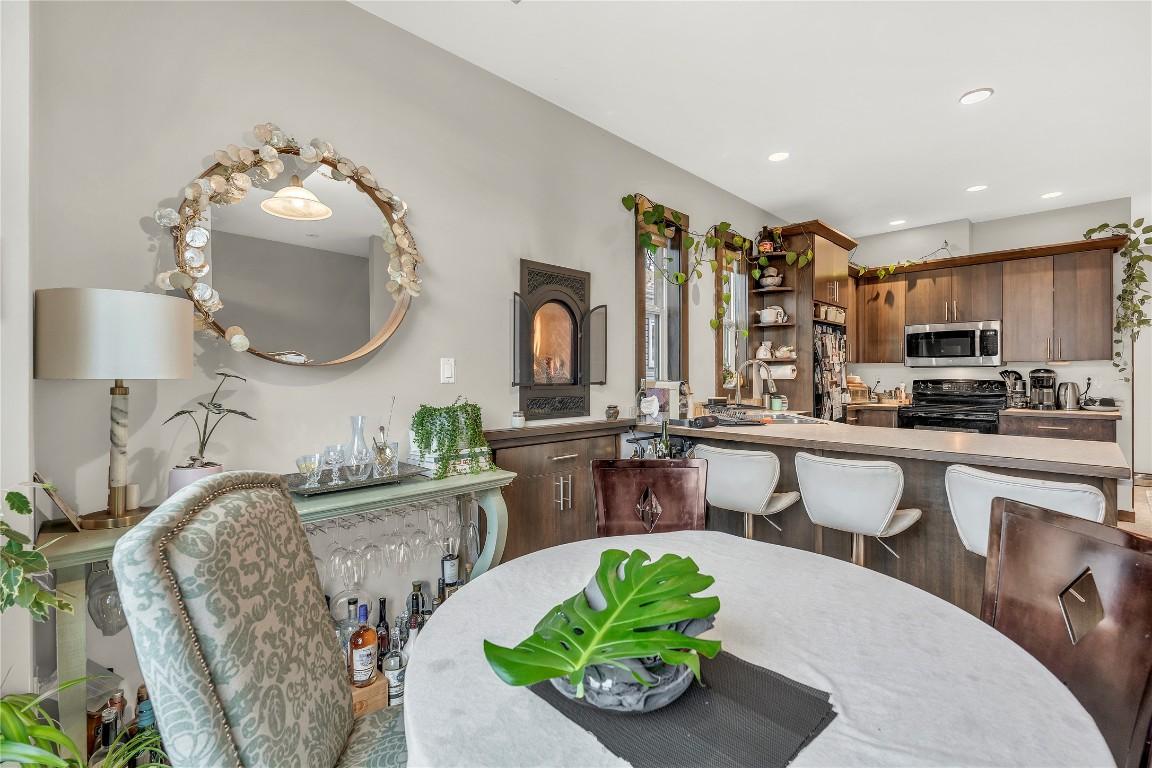 102-653 Papineau Street, Penticton, BC - Indoor Photo Showing Dining Room