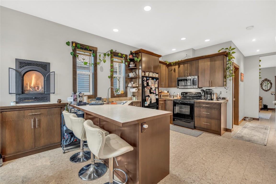 102-653 Papineau Street, Penticton, BC - Indoor Photo Showing Kitchen
