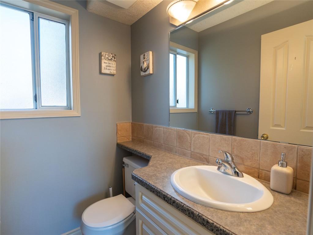 3-6811 Cottonwood Drive, Osoyoos, BC - Indoor Photo Showing Bathroom