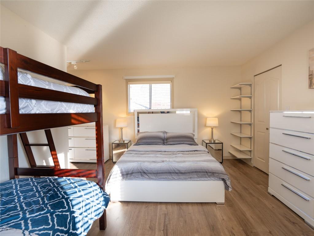 3-6811 Cottonwood Drive, Osoyoos, BC - Indoor Photo Showing Bedroom