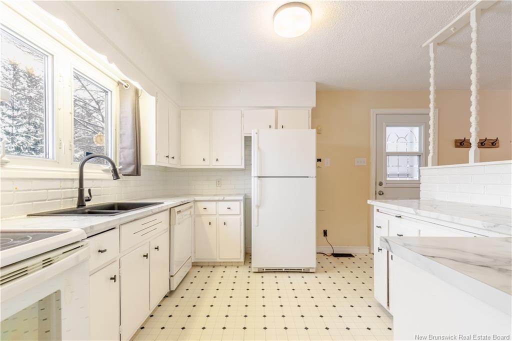 21 Westwood Dr, Fredericton, NB