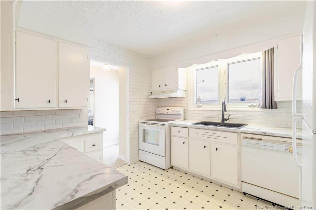 21 Westwood Dr, Fredericton, NB