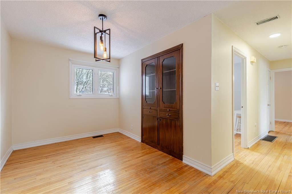 21 Westwood Dr, Fredericton, NB