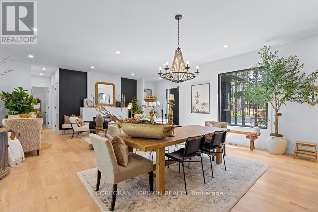 107 Louise Creek Crescent, West Grey, ON - Indoor Photo Showing Dining Room