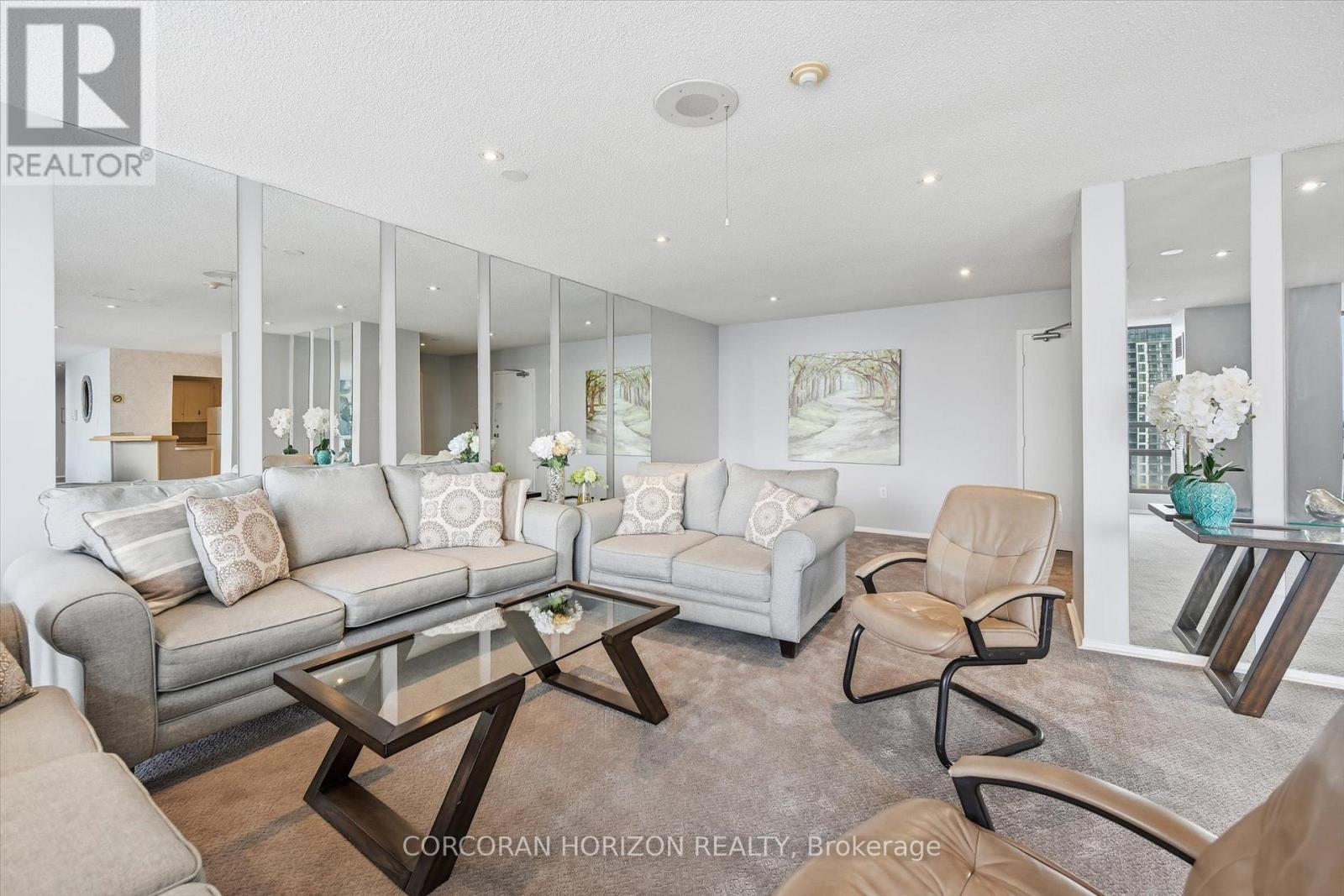 1202 - 222 Jackson Street W, Hamilton, ON - Indoor Photo Showing Living Room