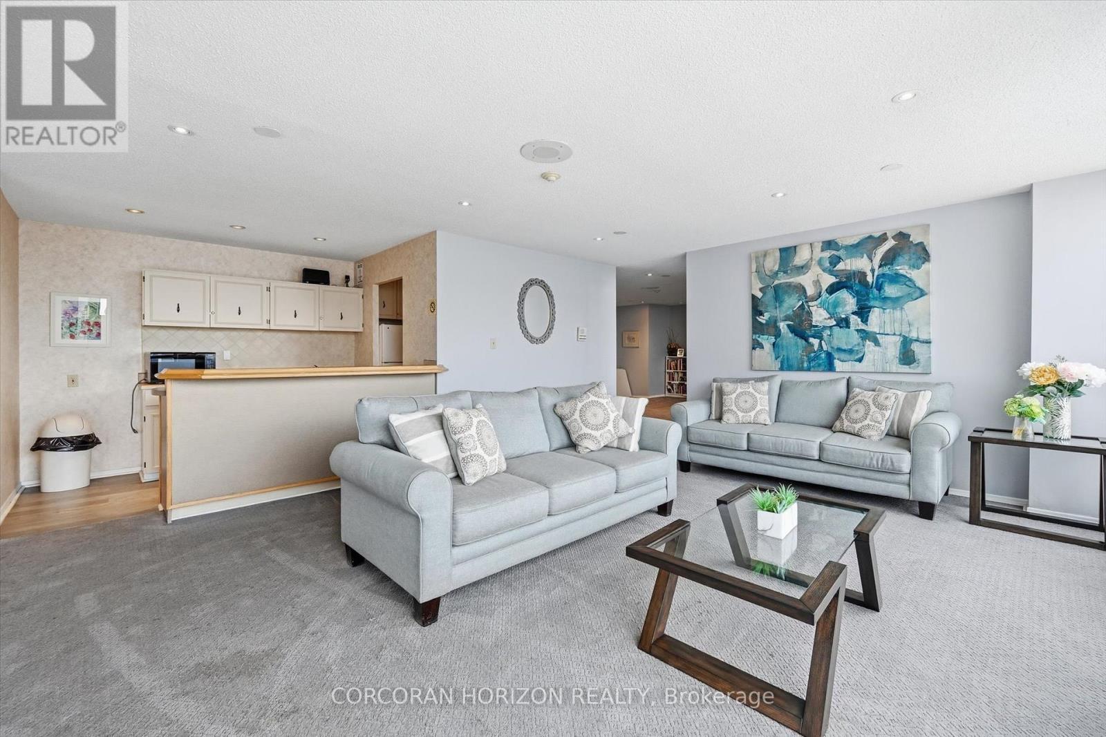 1202 - 222 Jackson Street W, Hamilton, ON - Indoor Photo Showing Living Room