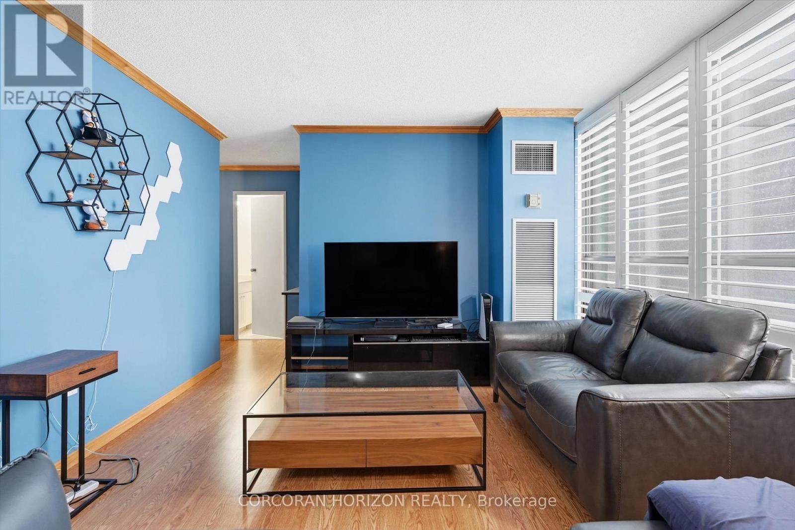 1202 - 222 Jackson Street W, Hamilton, ON - Indoor Photo Showing Living Room