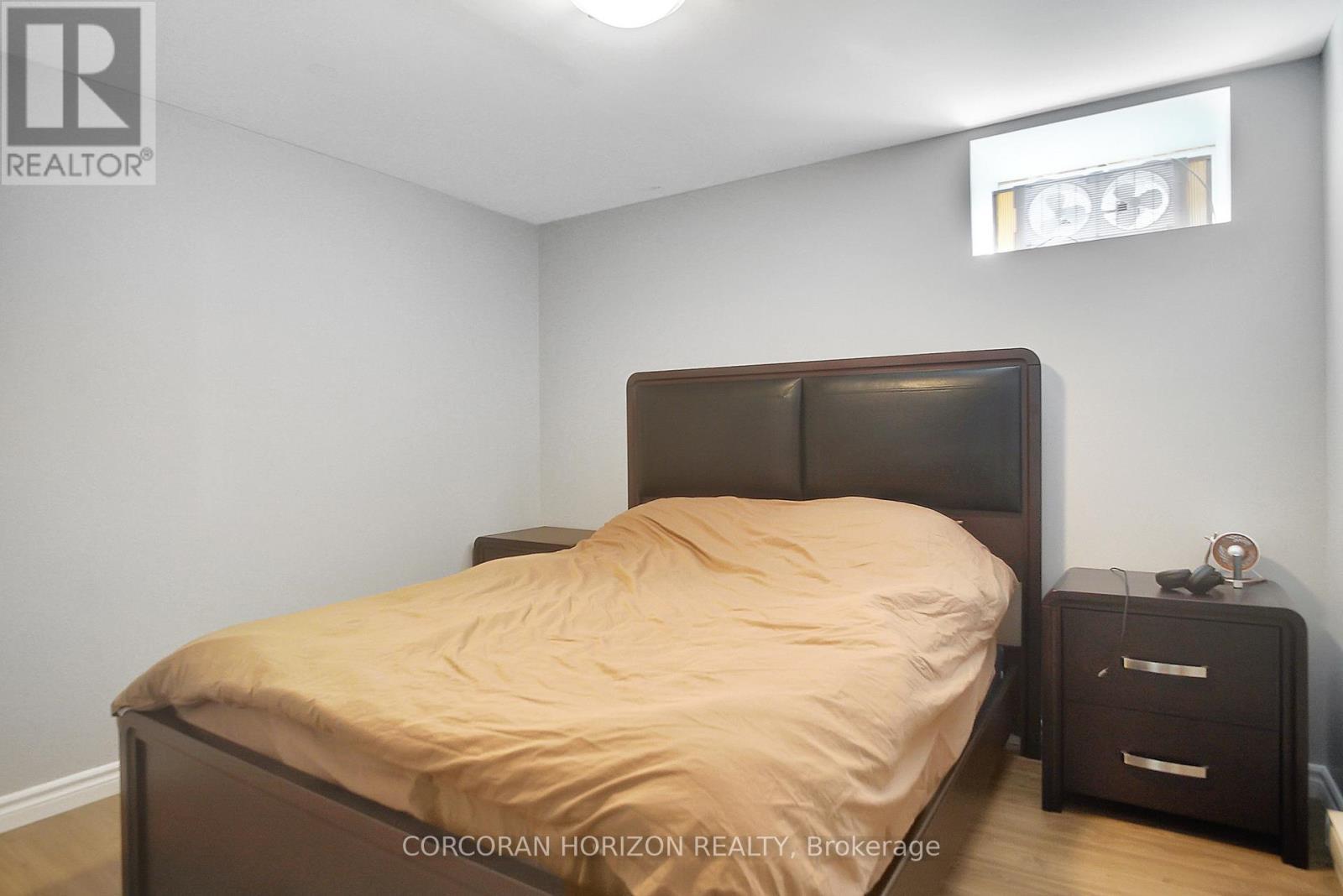 17 Shaw Avenue W, Cambridge, ON - Indoor Photo Showing Bedroom