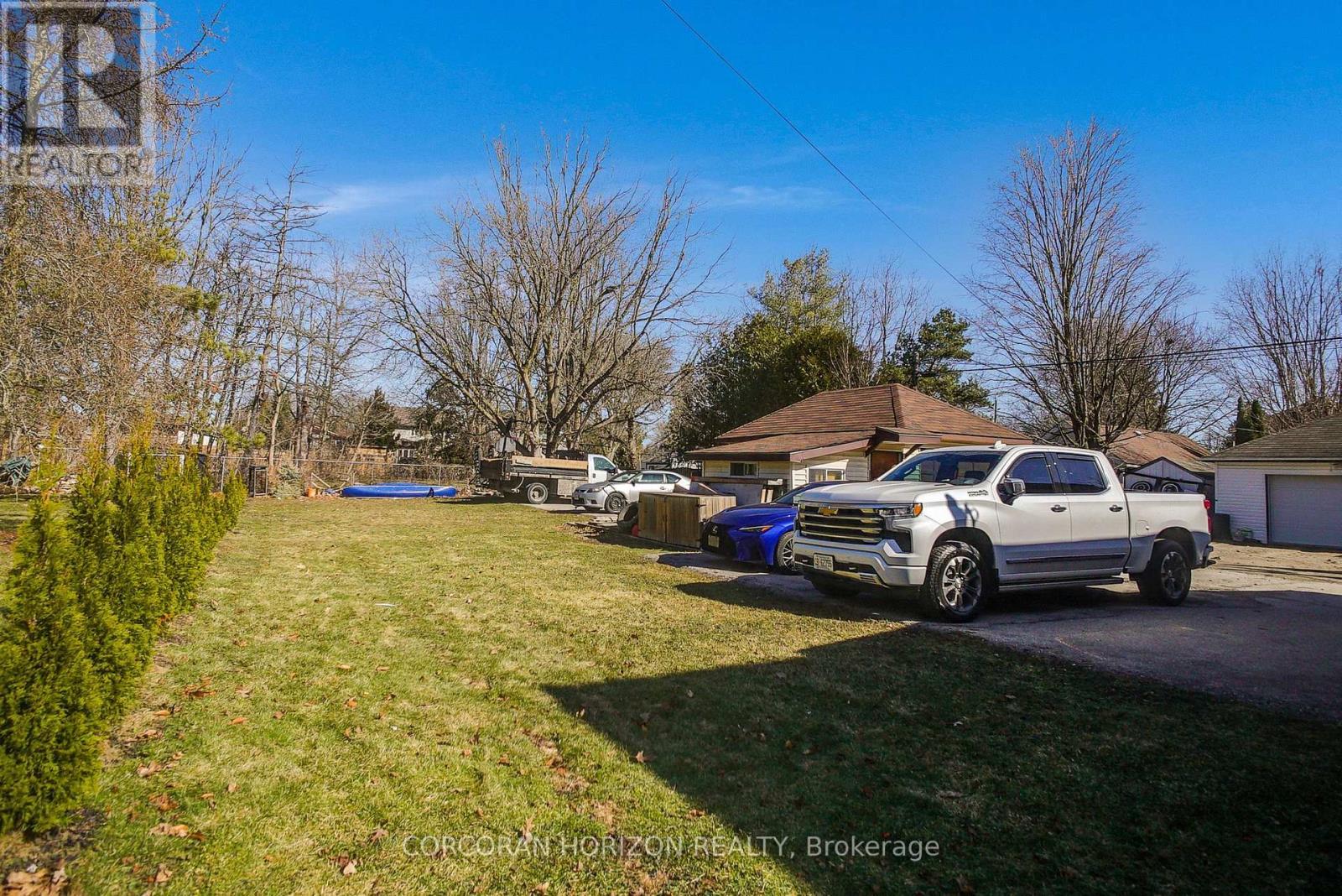 17 Shaw Avenue W, Cambridge, ON - Outdoor