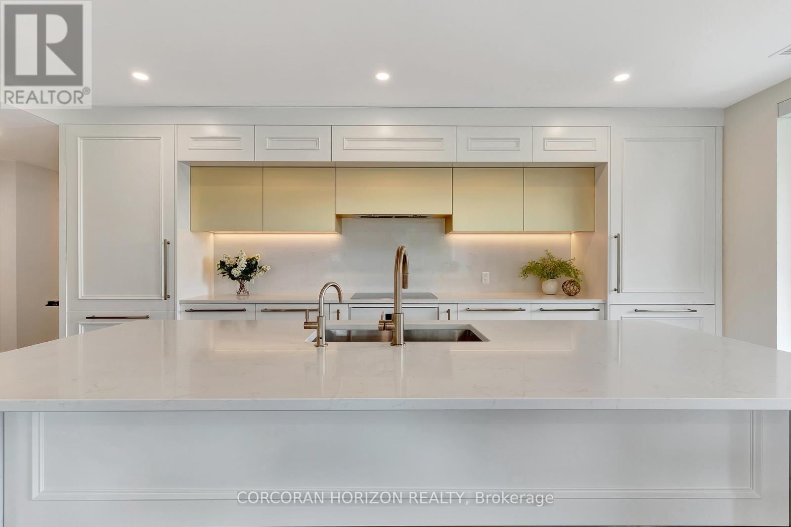 206 - 6523 Wellington Road, Centre Wellington, ON - Indoor Photo Showing Kitchen