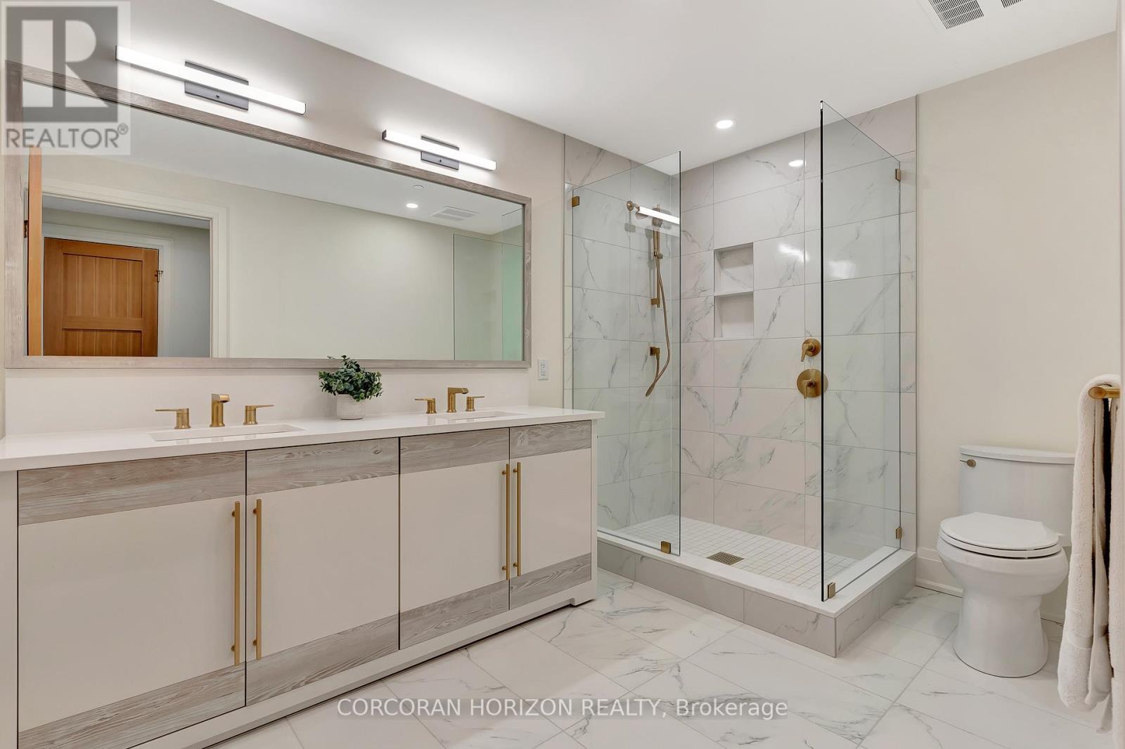 206 - 6523 Wellington Road, Centre Wellington, ON - Indoor Photo Showing Bathroom
