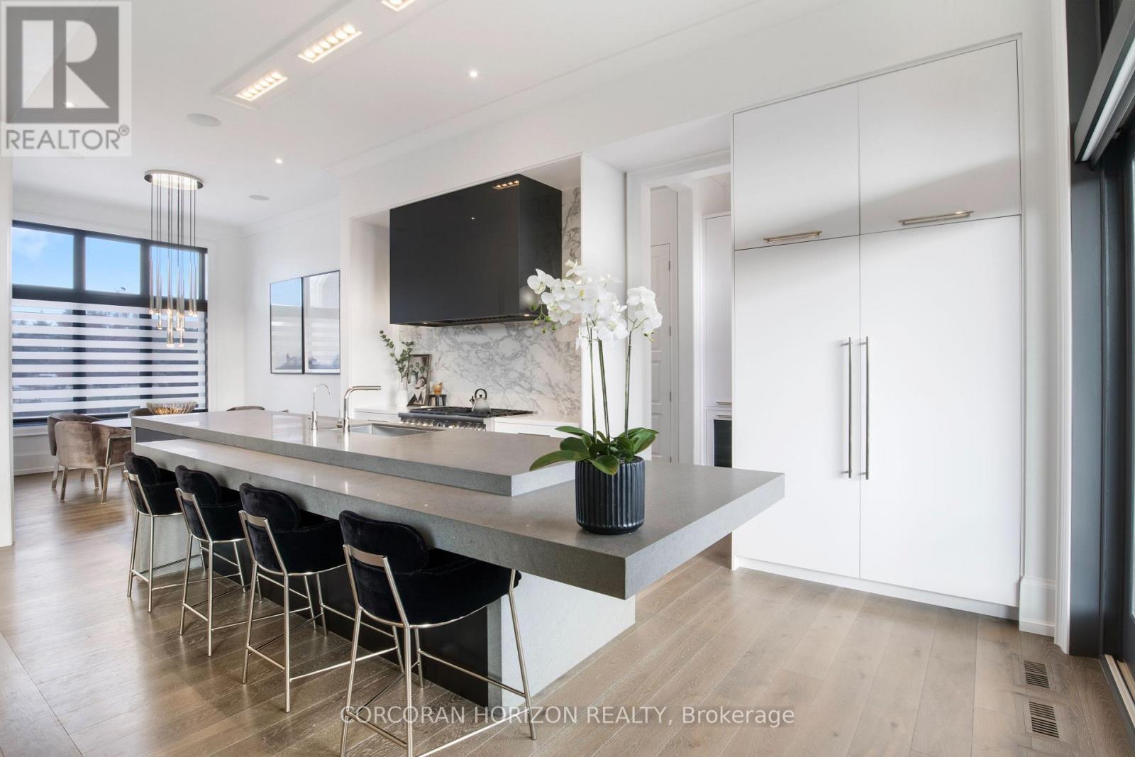 31 Reid Court, Puslinch, ON - Indoor Photo Showing Dining Room