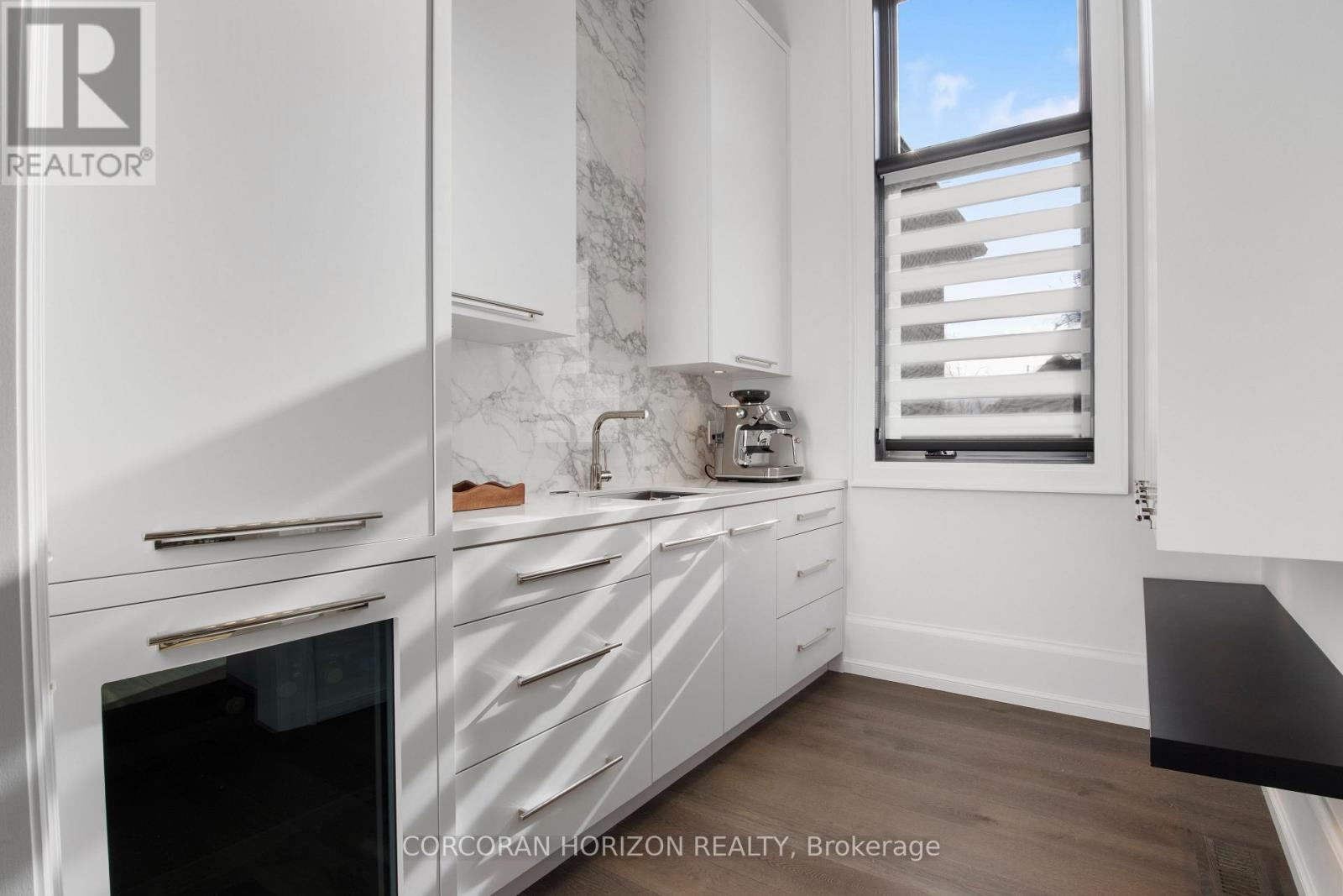 31 Reid Court, Puslinch, ON - Indoor Photo Showing Other Room