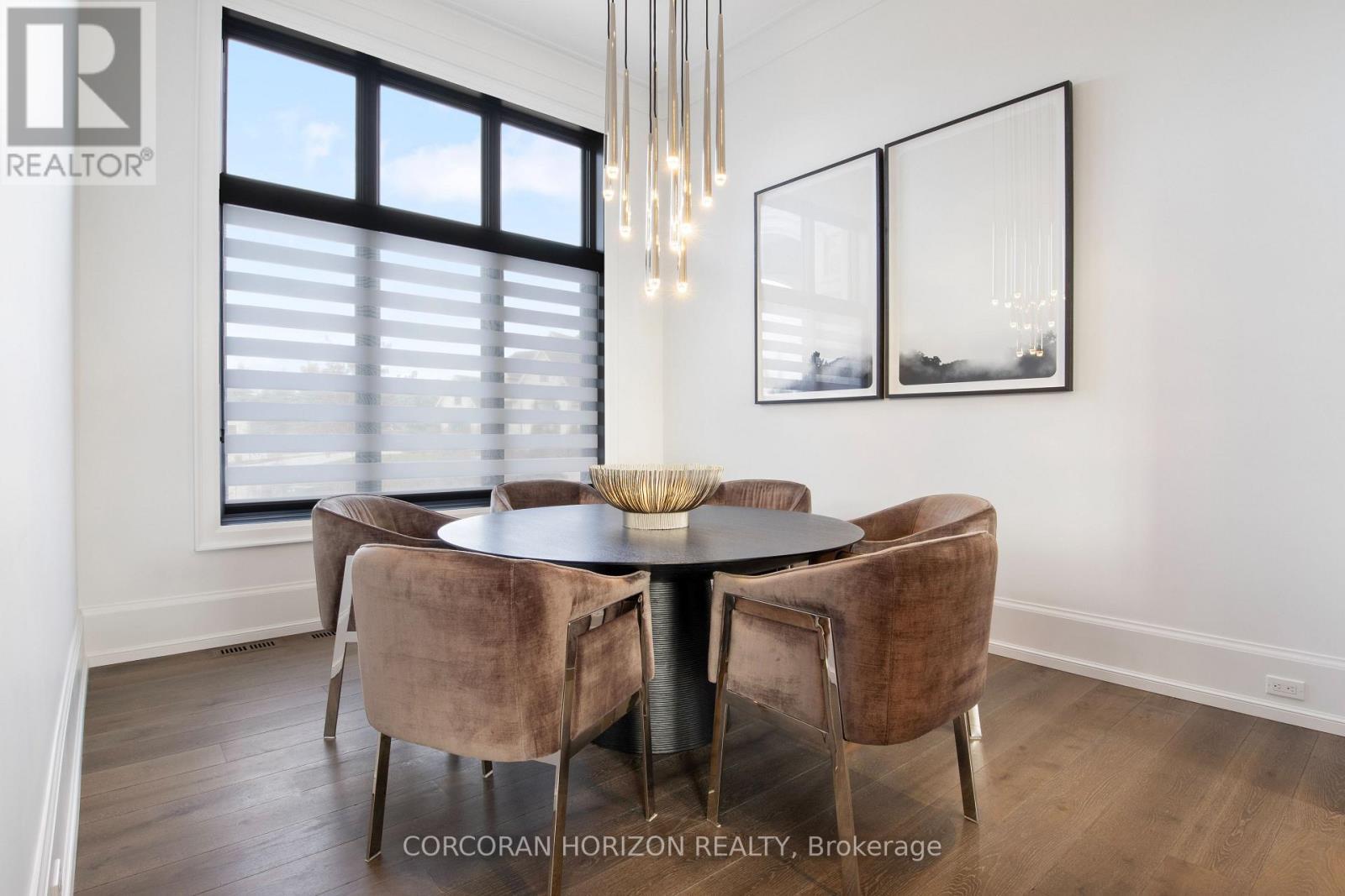31 Reid Court, Puslinch, ON - Indoor Photo Showing Dining Room