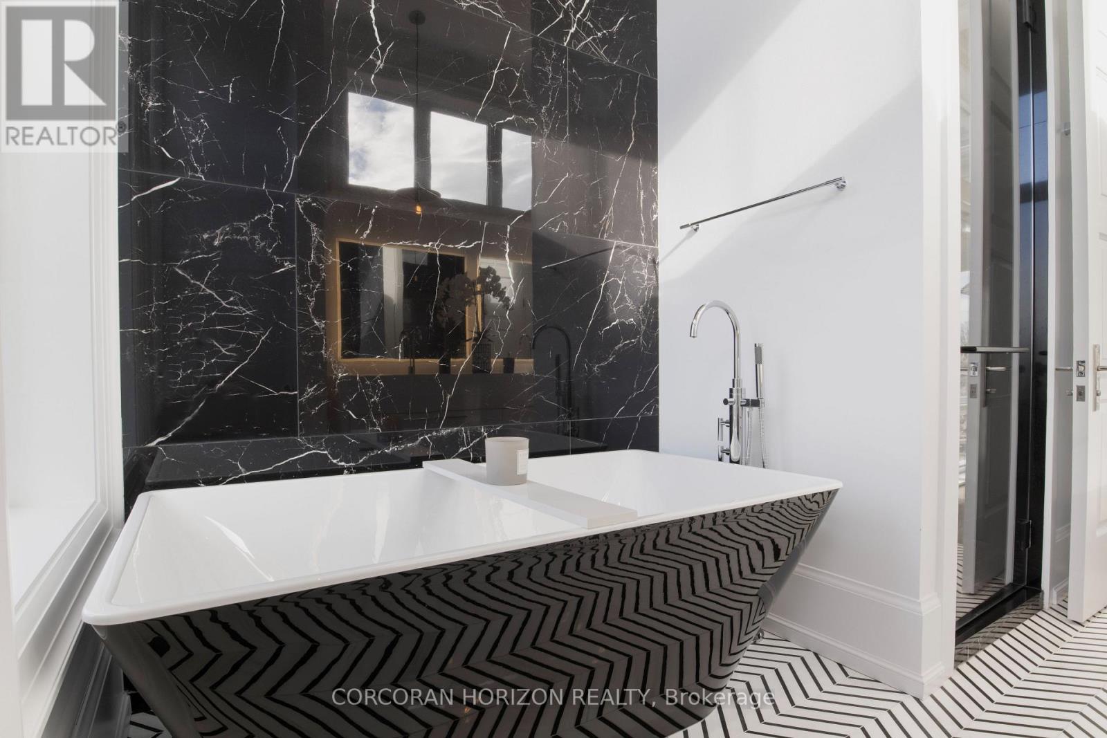 31 Reid Court, Puslinch, ON - Indoor Photo Showing Bathroom