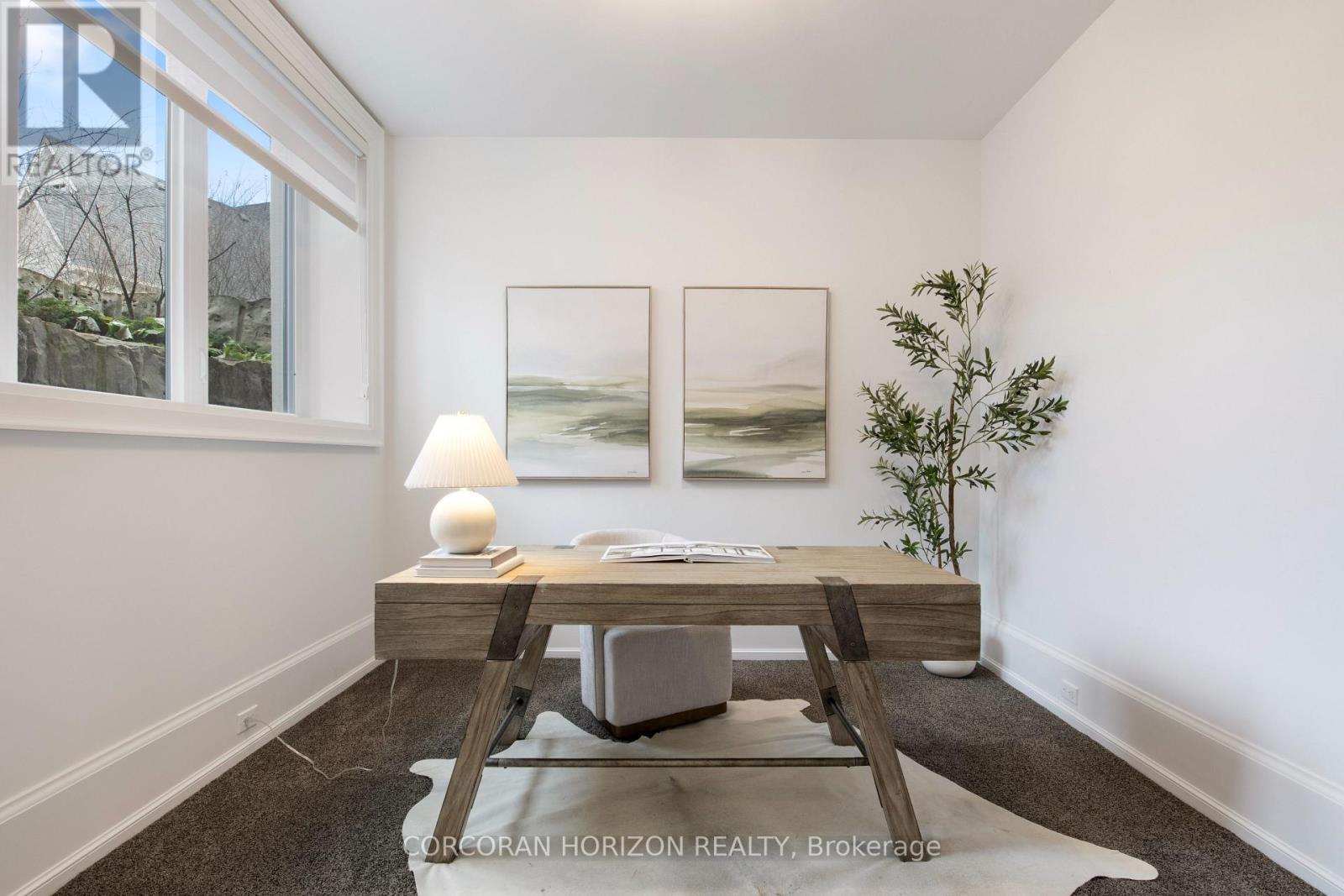 31 Reid Court, Puslinch, ON - Indoor Photo Showing Office