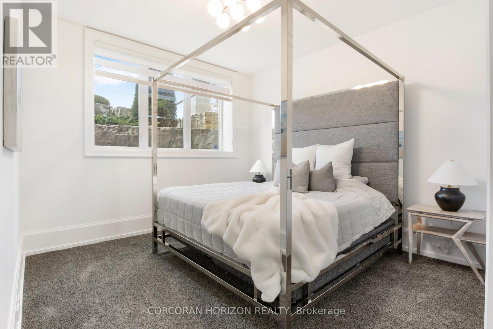31 Reid Court, Puslinch, ON - Indoor Photo Showing Bedroom