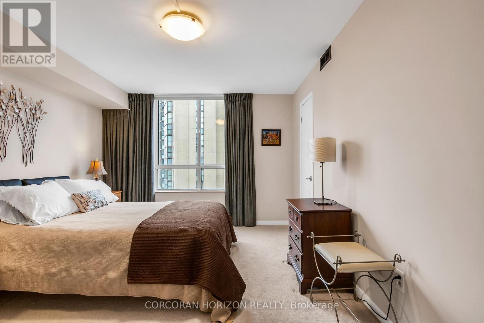 1001 - 5444 Yonge Street, Toronto, ON - Indoor Photo Showing Bedroom