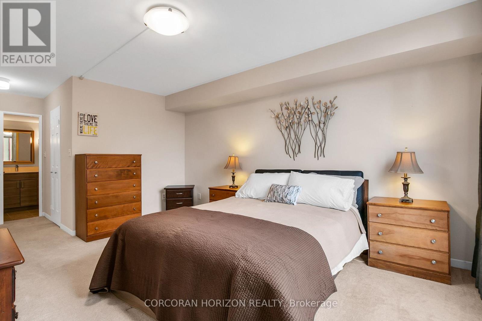 1001 - 5444 Yonge Street, Toronto, ON - Indoor Photo Showing Bedroom