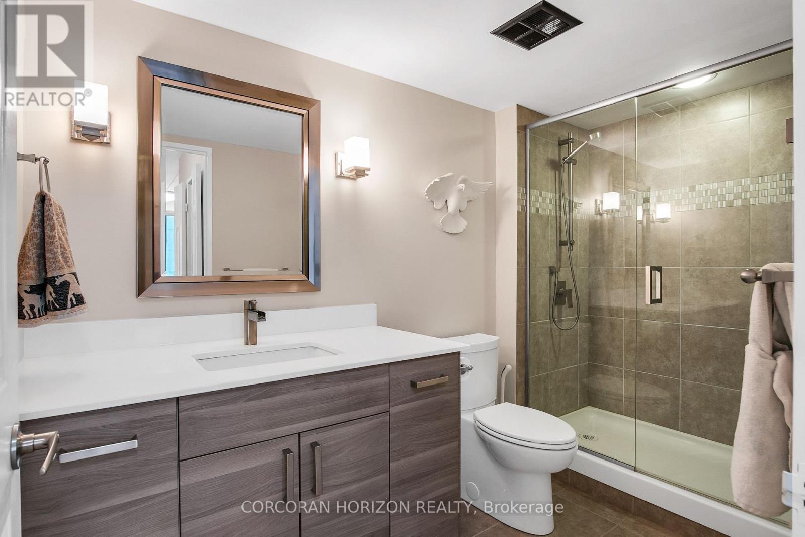 1001 - 5444 Yonge Street, Toronto, ON - Indoor Photo Showing Bathroom