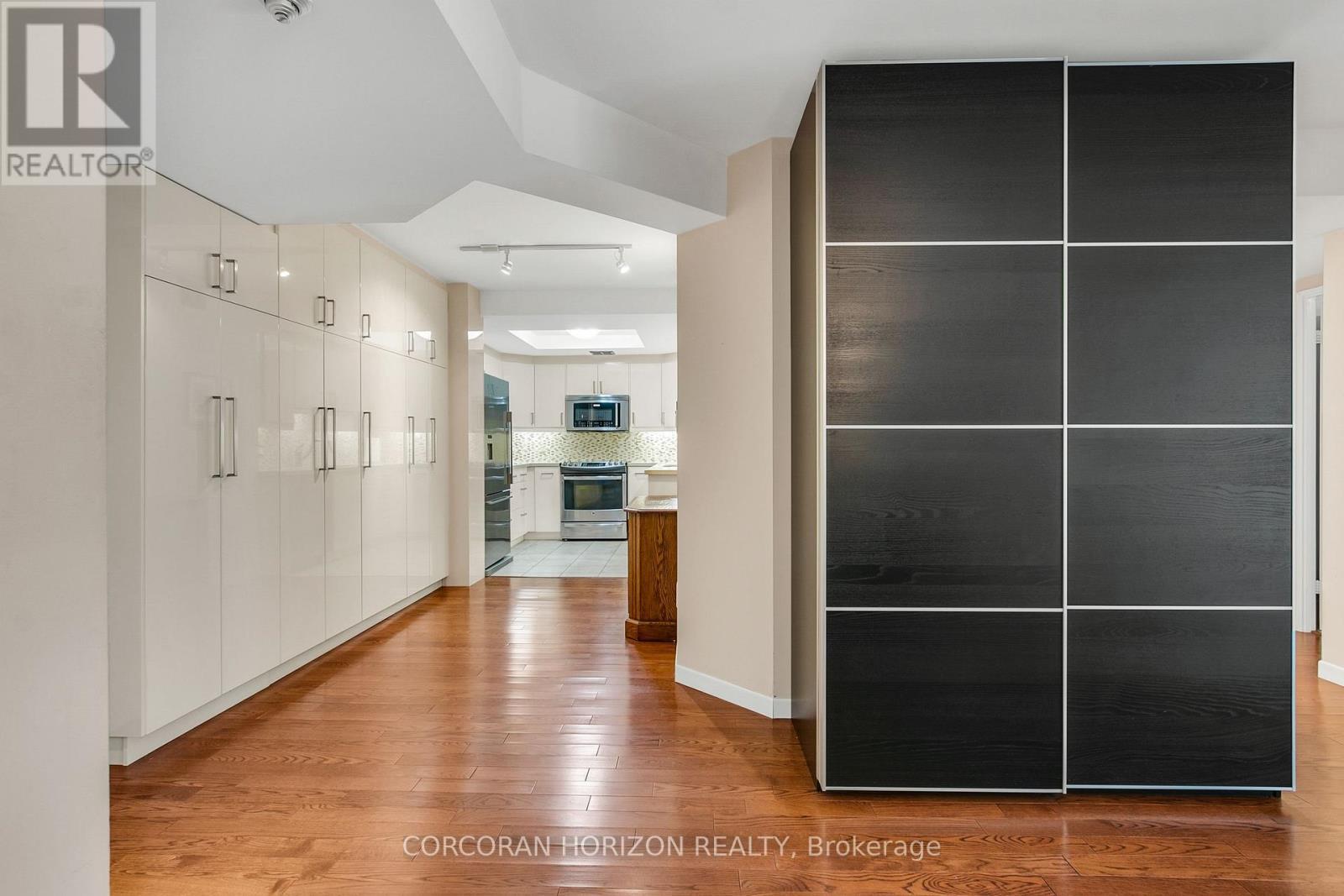 1001 - 5444 Yonge Street, Toronto, ON - Indoor Photo Showing Other Room