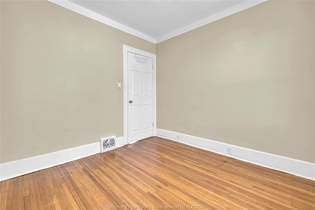 1006 Pillette, Windsor, ON