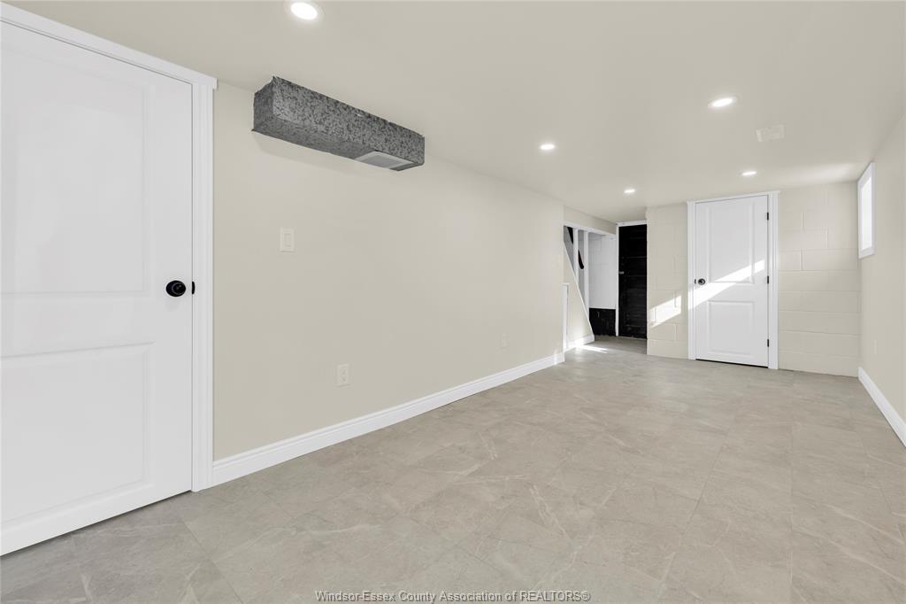 1006 Pillette, Windsor, ON