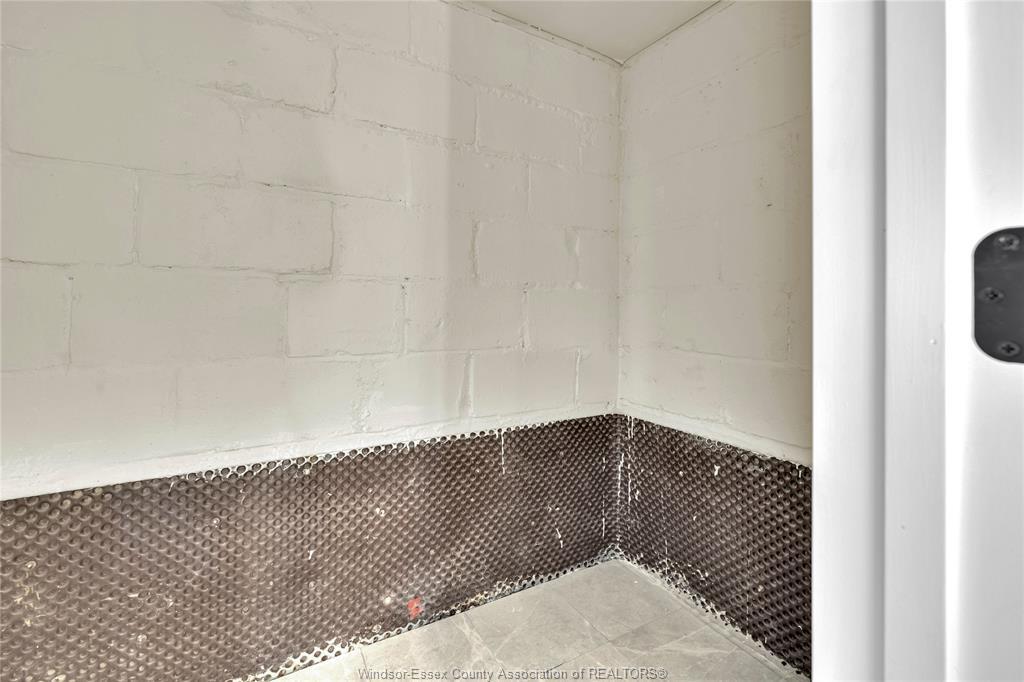 1006 Pillette, Windsor, ON