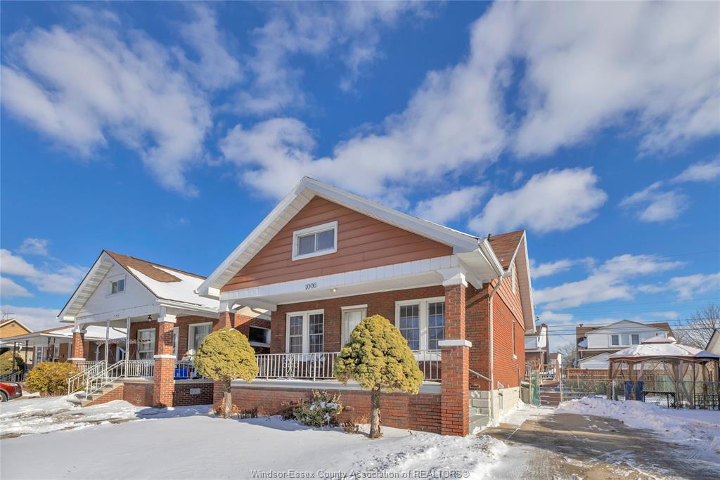 1006 Pillette, Windsor, ON