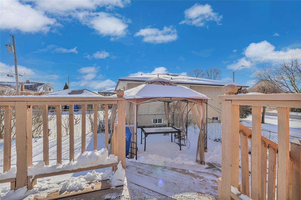 1006 Pillette, Windsor, ON