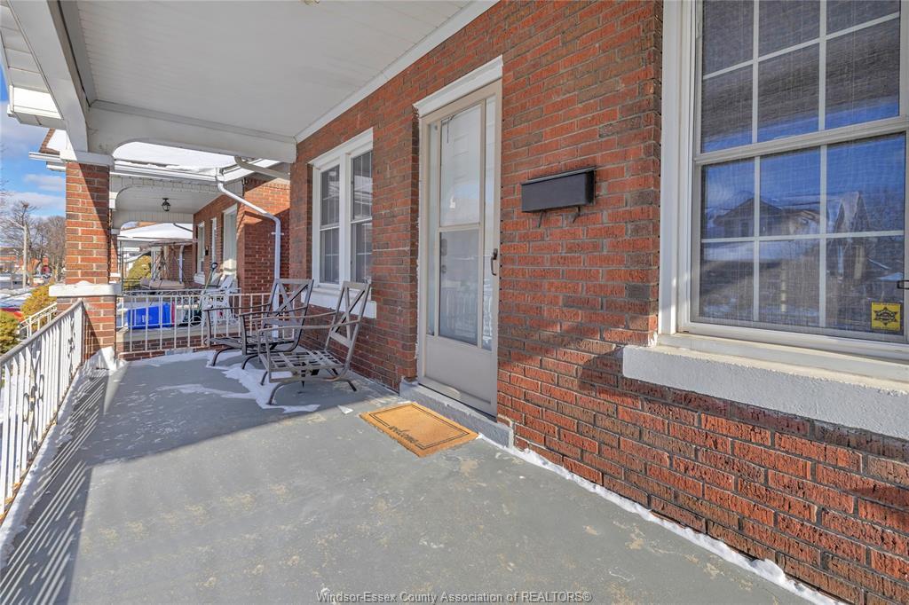 1006 Pillette, Windsor, ON